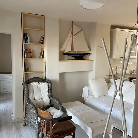 Ladovo Apartment